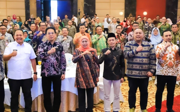 Thumbnail Berita - Gubernur Khofifah Tegaskan Komitmen Wujudkan Pemerintahan Anti Korupsi, Transparan, Akuntabel, Berbasis Digital