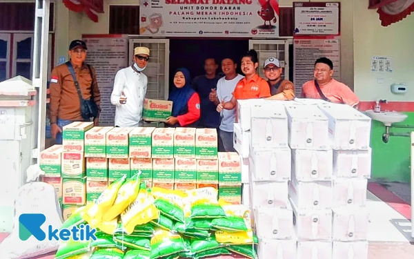 Warkop dan Komunitas Akur Bienam Labuhanbatu Salurkan Donasi untuk Korban Bencana Sumatera