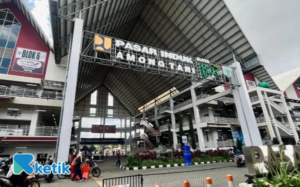 Thumbnail Berita - [FOTO] Mengintip Seluk Beluk Pasar Induk Among Tani Kota Batu