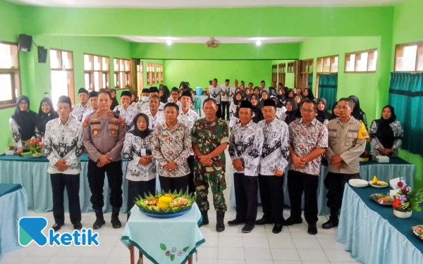 Thumbnail Berita - PGRI Sumbergempol Tulungagung Gelar Tasyakuran Hari Guru Nasional Ke-80