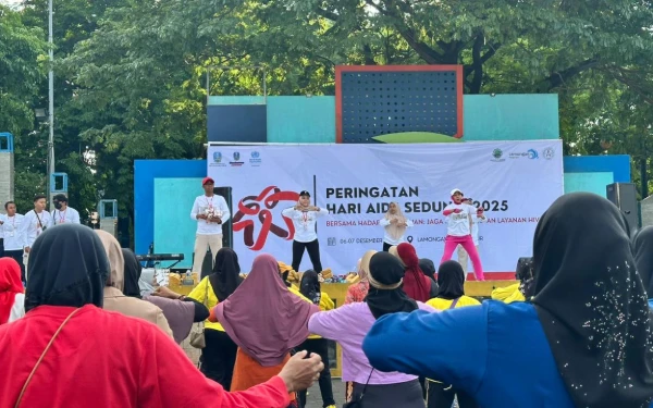Sambut Hari AIDS Sedunia, HIPPHA Jatim dan Komunitas K3 Lamongan Gelar Senam Pekerja Sehat