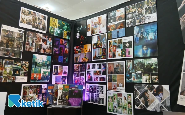 Thumbnail Berita - Hasil Karya Siswa Siswi Jurusan Film Warnai Art Gallery Dies Natalis Ke-13 SMKN 12 Surabaya