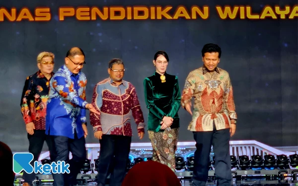 Tol Prosiwangi Libur Nataru Gratis! Emil Dardak Inginkan Tak Sekadar Fungsional, Tapi Full Operasi