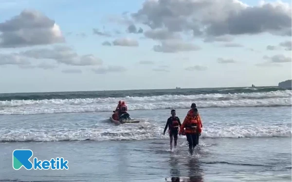 Pemancing Asal Desa Dondong Hilang Terseret Ombak di Pantai Lengkong Cilacap