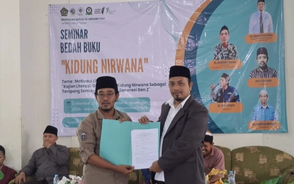 Seminar Bedah Buku Kidung Nirwana, Motivasi Literasi untuk Generasi Gen Z di  YPPM  Darut Tauhid Al Hasaniyah Sendang Senori Tuban