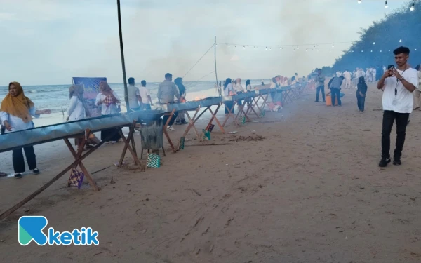 Angkat Kearifan Lokal dan Ekonomi Nelayan, Festival Jhuko’ Tonoh Digelar di Pantai Lon Malang Sampang