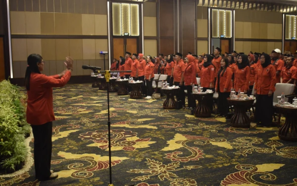 Thumbnail DPC PDIP Banyuwangi Gelar Konsolidasi Internal, Sosialisasikan Peraturan Partai