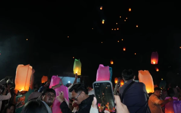 Ratusan Lampion Menerangi Langit Tegal, Cacaban Ekraft Festival 2025 Edisi Ke-4 Sukses Digelar