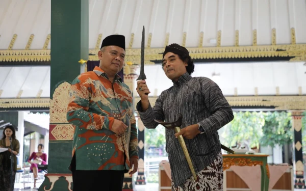 Bupati Sleman Lantik Pengurus Lar Gangsir, Perkuat Komitmen Pelestarian Tosan Aji Warisan UNESCO