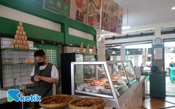 Thumbnail Berita - Nasi Lemak Jasa Ayah, Destinasi Sarapan Favorit Dengan Cita Rasa Khas Melayu di Kota Malang