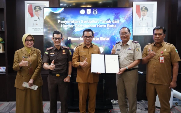 Perkuat Kepastian Hukum, Pemkot Batu Terima Sertifikat Tanah Aset Daerah