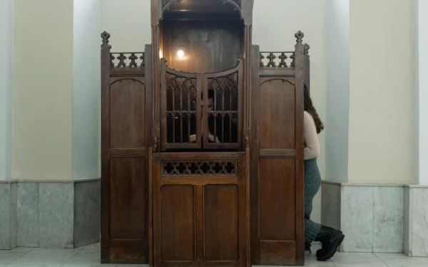 Thumbnail Berita - Persiapan Rohani Menyambut Natal, Ini Makna Sakramen Tobat bagi Umat Katolik