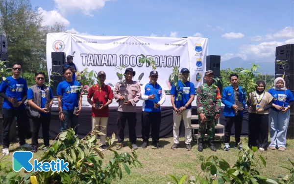 PKC PMII Jatim Gelar Aksi Tanam 1000 Pohon di Bantaran Sungai Brantas Jembatan Ngujang 2 Tulungagung