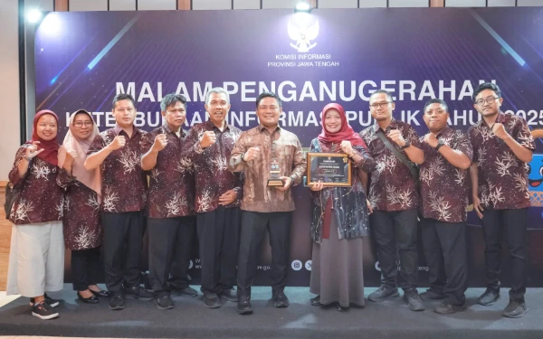 Pemkab Tegal Raih Predikat Informatif pada KIP Award Jateng 2025, Bupati: Dorongan untuk Tingkatkan Transparansi