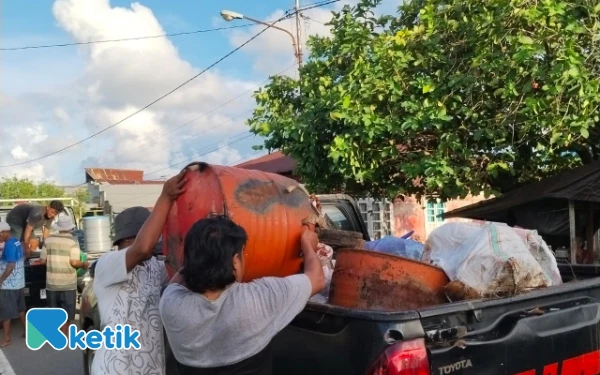 Thumbnail Berita - Desa Guruapin Kayoa Minta DLH Halsel Tambah Armada Pengangkut Sampah