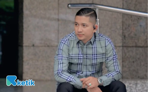 Laki-Laki yang Menyembunyikan Beban: Kisah di Balik Pundak yang Kuat