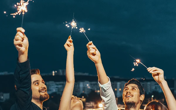 Thumbnail Berita - Tahun Baru ala Orang Zaman Dulu, Intip Keseruan Perayaan Era Victoria yang Hangat dan Elegan