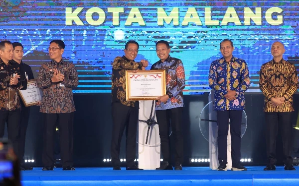 Thumbnail Berita - Nilai Sempurna, Wali Kota Malang Terima Penghargaan Indeks Reformasi Hukum Terbaik II