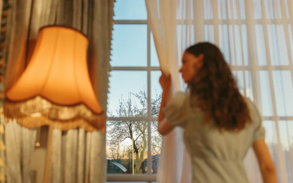 Thumbnail Berita - Simbol Awal Baru, Ini Arti Tradisi Membuka Pintu dan Jendela Saat Tahun Baru