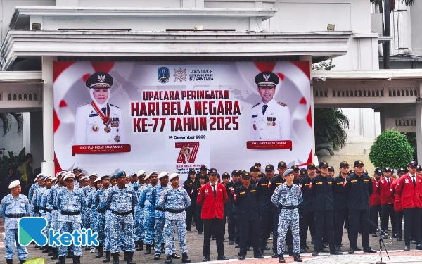 Thumbnail Berita - Hari Bela Negara ke-77 di Pemprov Jatim, Ketua IARMI Agung Subagyo Dipercaya Jadi Komandan Upacara