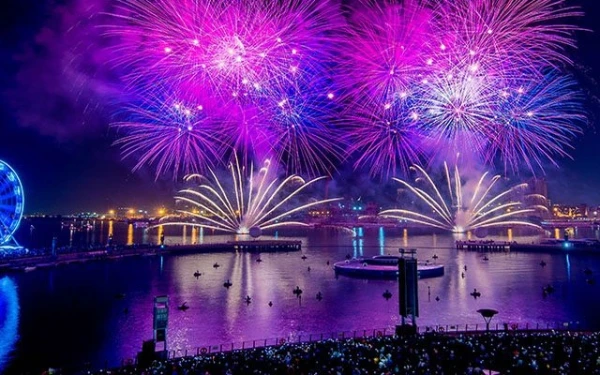 Thumbnail Berita - Ini Lima Negara dengan Kembang Api Tahun Baru Paling Ikonik! No 1 Dubai