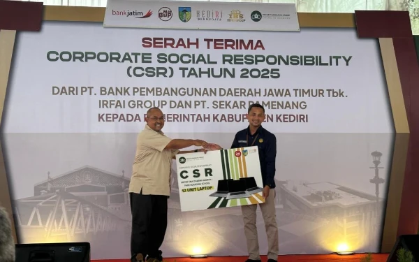 PT Sekar Pamenang Salurkan CSR 12 Laptop untuk SMA Dharma Wanita I Pare, Dukung Pendidikan Digital di Kediri