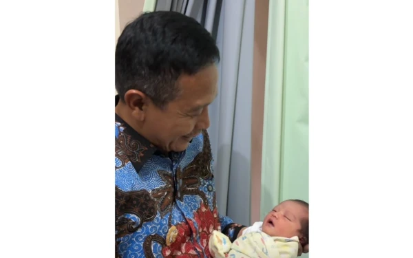 Terinspirasi Mendiang Istri, Wali Kota Malang Wahyu Hidayat Beri Nama "Hani Hidayat" untuk Bayi Lahir di Tanggal yang Sama