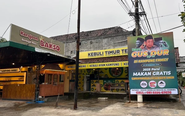 Kampung Family Resto Gelar Haul Gus Dur ke-16, Sajikan Ribuan Porsi Makan Gratis dan Pasar UMKM di Kediri