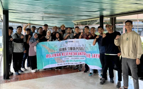 Thumbnail Berita - Wujud Nyata Kemanusiaan, Tim Kesehatan Pemprov Jatim Layani Ribuan Warga Pasca Banjir di Pidie Jaya