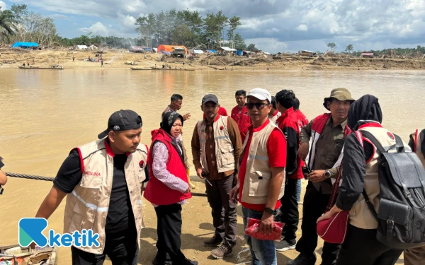 Thumbnail Berita - Terobos Sungai, PDI Perjuangan Salurkan Bantuan ke Desa Terisolasi Aceh Tamiang