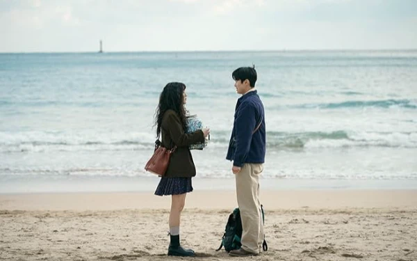 Love, Untangled: Potret Insecurity dan Proses Bertumbuh Remaja