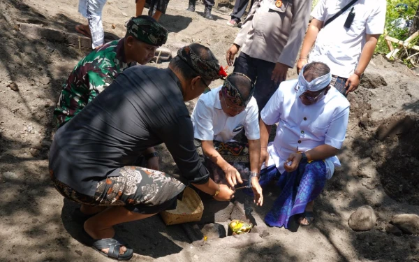 Thumbnail Berita - Gubernur Bali Letakkan Batu Pertama Pembangunan Sekolah Rakyat di Karangasem