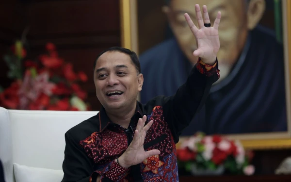 Thumbnail Berita - Viral Kasus Rumah Nenek Elina, Eri Cahyadi Bentuk Satgas Anti-Preman