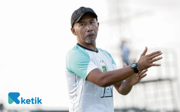 Thumbnail Berita - Persebaya vs Persijap, Uston Nawawi Tegaskan Pemain Tak Boleh Remehkan Lawan