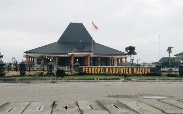 Thumbnail Berita - Tiadakan Pesta Kembang Api, Pemkab Madiun Sholawatan dan Doa Bersama Tandai Pergantian Tahun