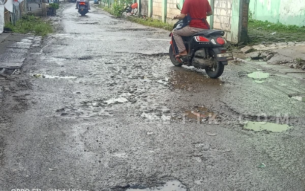 Thumbnail Berita - Pemkab Lebak Respons Jalan Rusak, Bhakti Manunggal Diperbaiki 2026