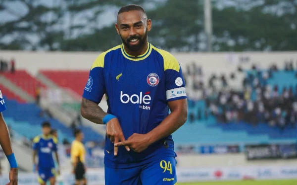 Thumbnail Berita - Terganjal Imigrasi, Dalberto Baru Gabung Arema FC Pertengahan Januari