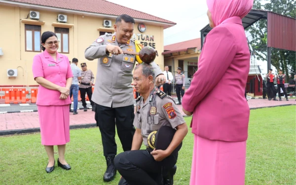 61 Personel Polres Labuhanbatu Naik Pangkat, AKBP Choky Ingatkan Tanggung Jawab Makin Besar