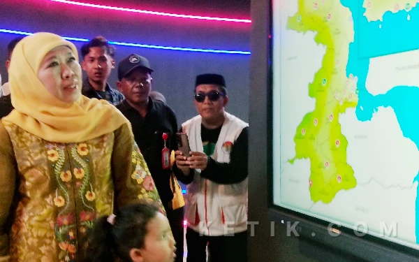 Naik Bus Trans Jatim, Gubernur Khofifah Kenalkan Gresik Universal Sains di Balongpanggang