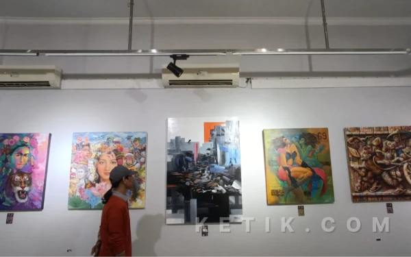 Pameran Move Art di Surabaya, Ajang 52 Pelukis Ekspresikan Diri Lewat Goresan Kanvas