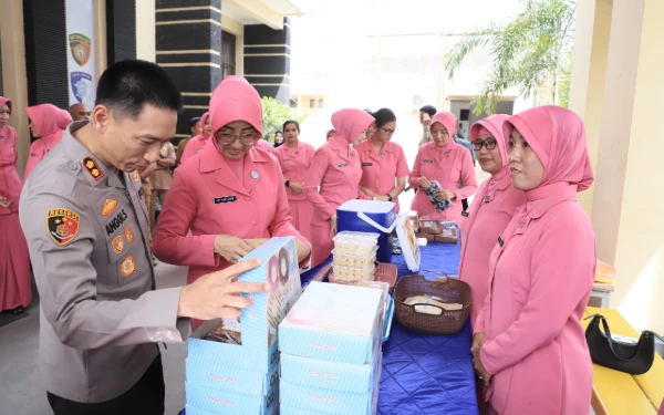 Dukung UMKM Bhayangkari, Kapolres Kediri Kota Dorong Peningkatan Kualitas dan Legalitas Produk