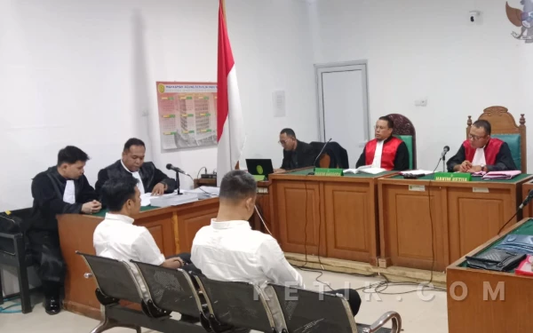 Thumbnail Berita - JPU Tuntut Deni–Abdi 1,5 Tahun Penjara, Korupsi Dispora OKU Selatan Rugikan Negara Rp913 Juta