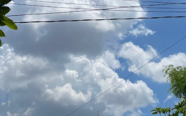 Cek Prakiraan Cuaca Sejumlah Kota Awal Pekan Ini! Palembang Berawan, Batam Cerah