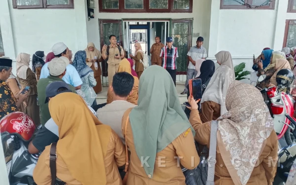 Puluhan Guru Aceh Singkil Datangi Disdikbud, Pertanyakan Bantuan Bencana Kemendikdasmen