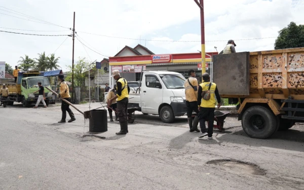 Layanan Publik di Atas Aturan: Mengapa Pemkab Sleman Ikut Campur Urusan Jalan Provinsi di Tempel?
