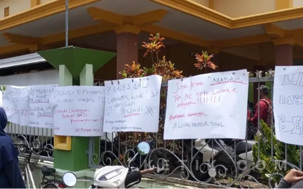 Puluhan Warga Demo Kantor Desa Wonodadi Blitar, Protes Pembangunan Koperasi Desa Merah Putih