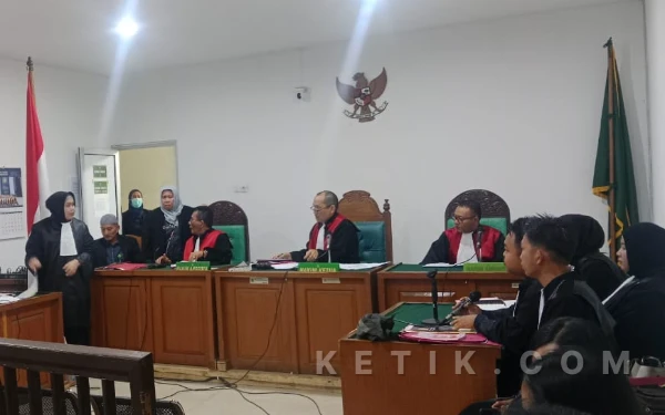 Terdakwa Bom Molotov Pos Polisi Palembang Dituntut 1 Tahun Penjara, Penasihat Hukum Ajukan Keringanan