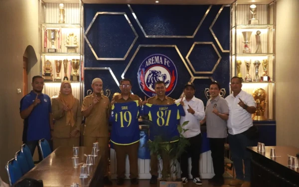 Gandeng Bakorwil III Malang, Arema FC–Aremania Jaga Lingkungan Lewat “Save Forest 1987”