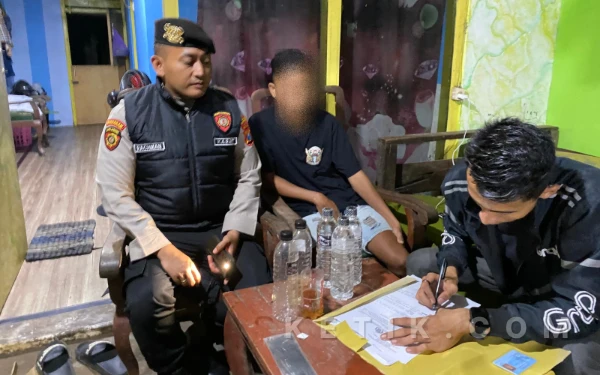 Respon Cepat Laporan Masyarakat, Samapta dan Intelkam Polres Situbondo Razia Peredaran Miras
