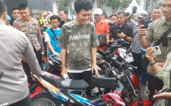 Leganya Para Korban, 1.050 Motor Hasil Curanmor Dikembalikan Polrestabes Surabaya Lewat Bazar Barang Bukti